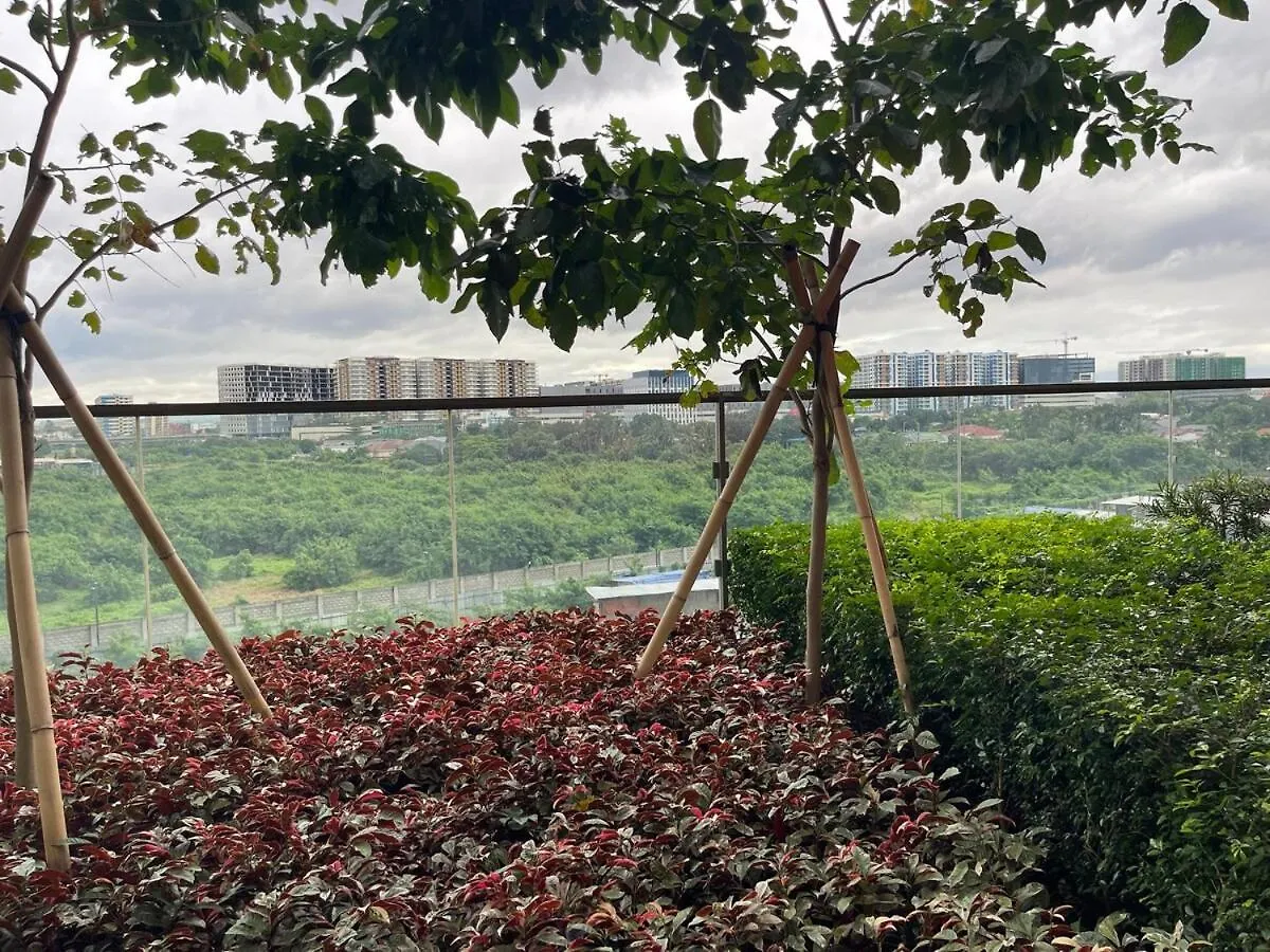 Spacious 2Br Luxury Suite Across Okada, Airport Manila Apartment
